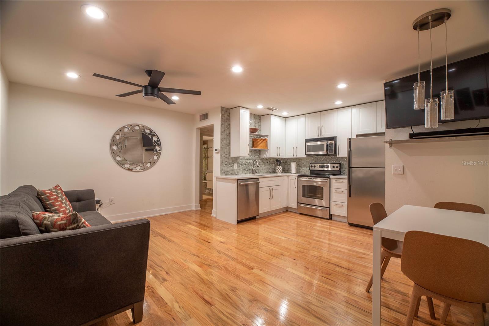 Image 7 of 14 For 125 5th Avenue Ne 270