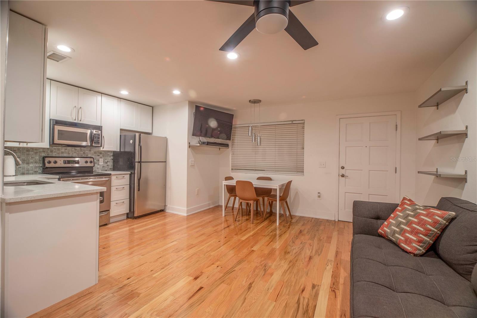 Image 8 of 14 For 125 5th Avenue Ne 270
