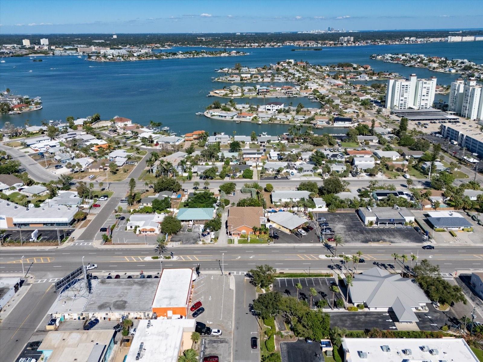 Image 11 of 30 For 6605 Gulf Boulevard