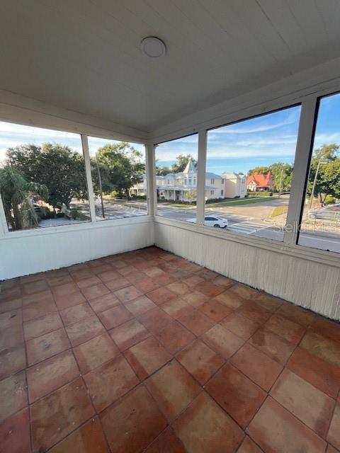 Image 17 of 21 For 301 Palm Avenue B