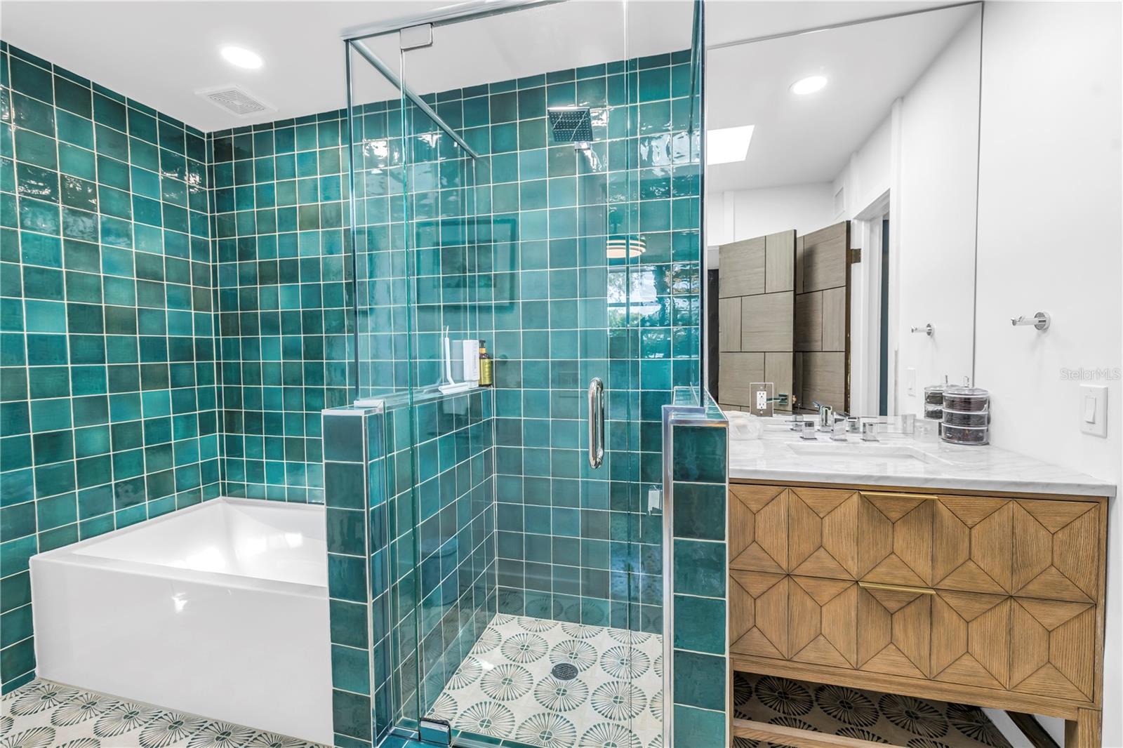 Image 54 of 96 For 3130 Walnut Street Ne