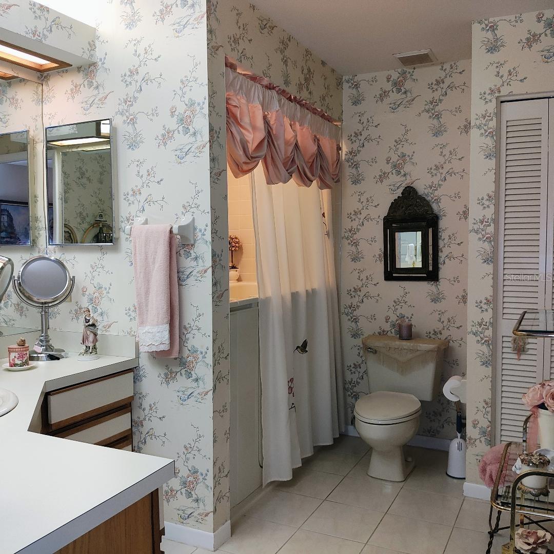 Image 5 of 16 For 2454 Bentley Drive