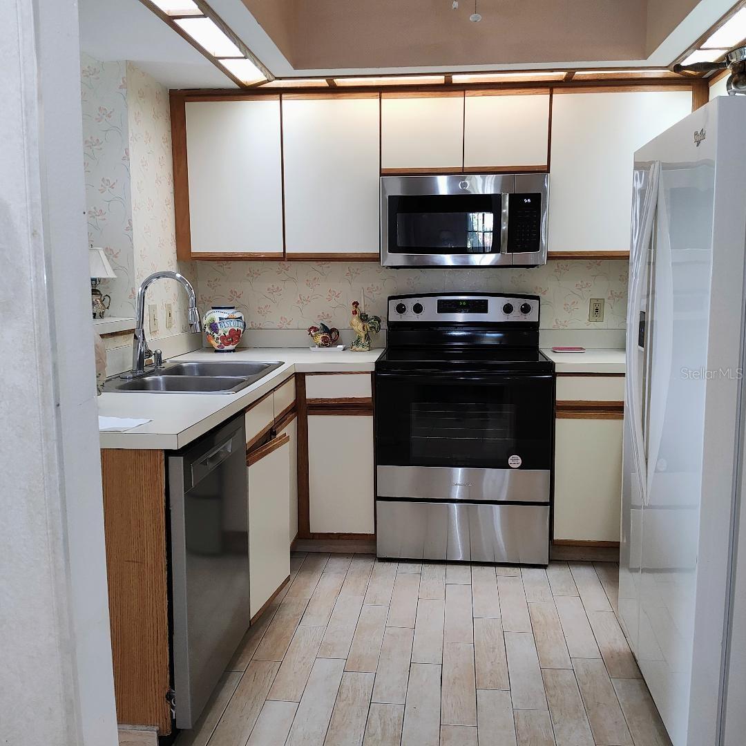 Image 9 of 16 For 2454 Bentley Drive