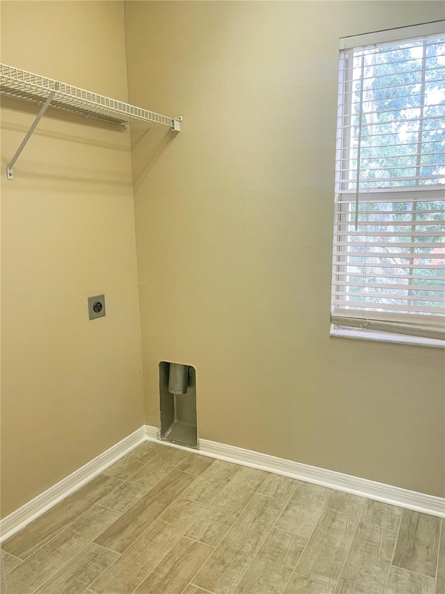 Image 10 of 22 For 10840 Johanna Avenue