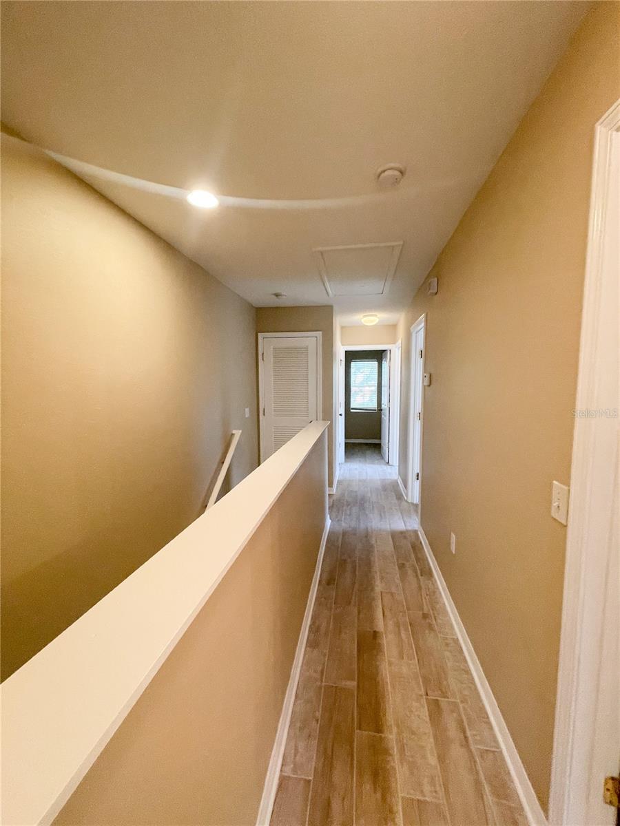 Image 11 of 22 For 10840 Johanna Avenue