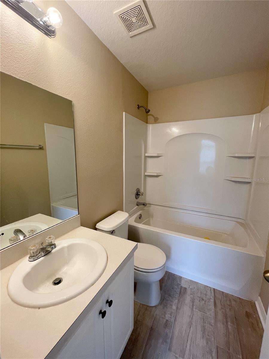 Image 13 of 22 For 10840 Johanna Avenue