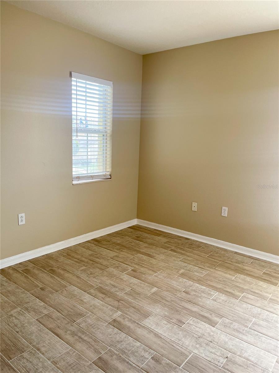 Image 18 of 22 For 10840 Johanna Avenue