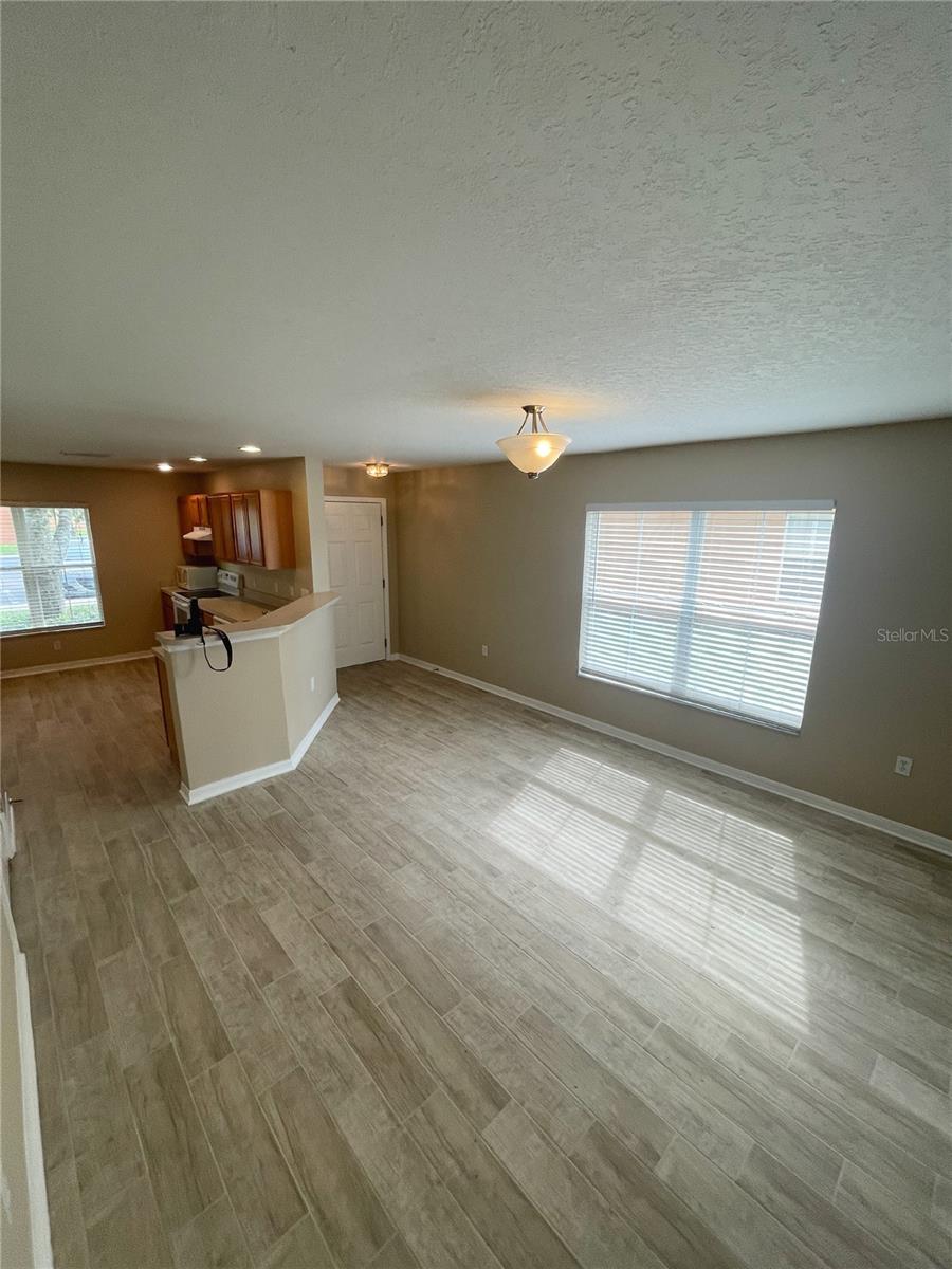 Image 2 of 22 For 10840 Johanna Avenue