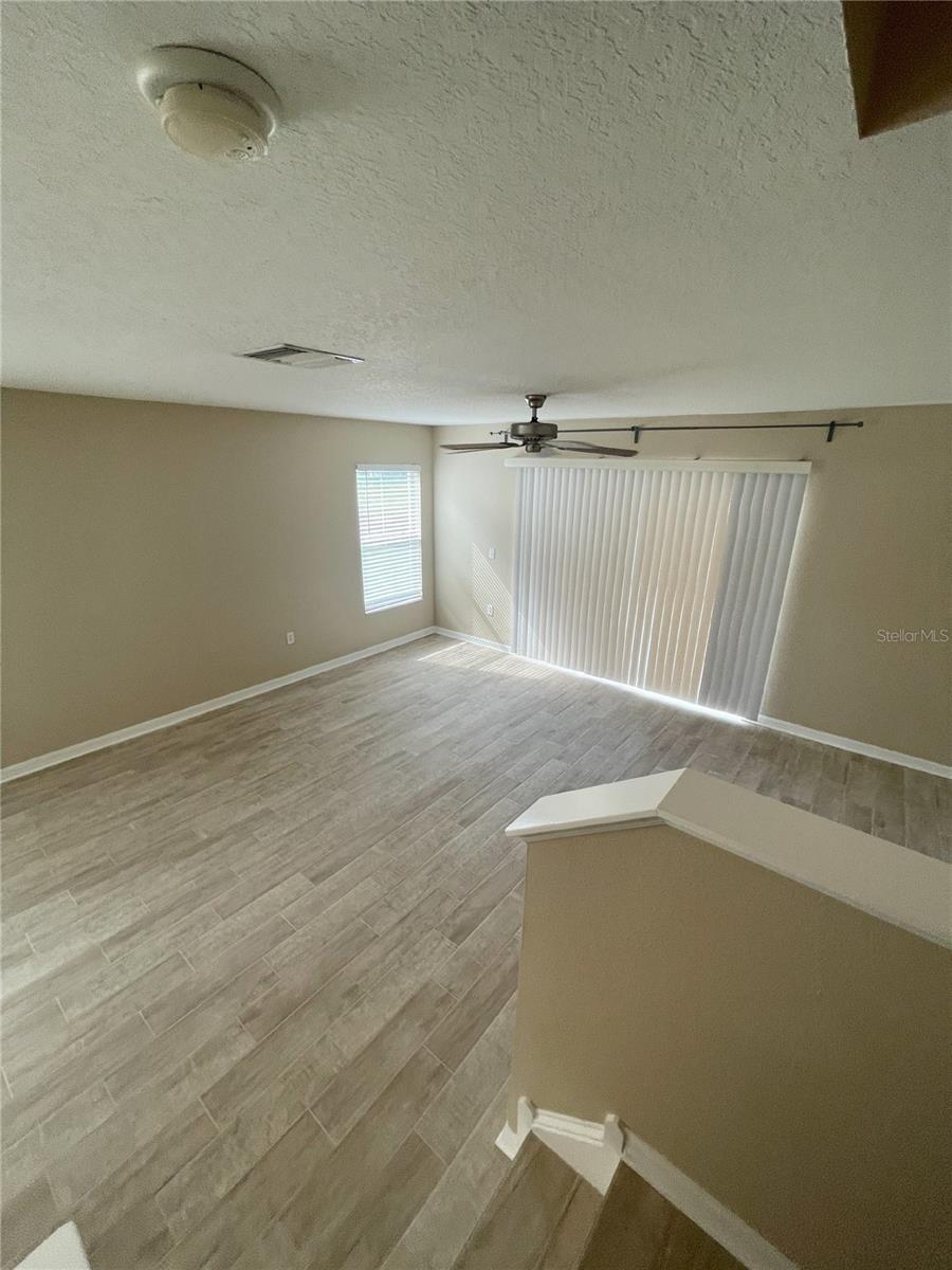 Image 6 of 22 For 10840 Johanna Avenue
