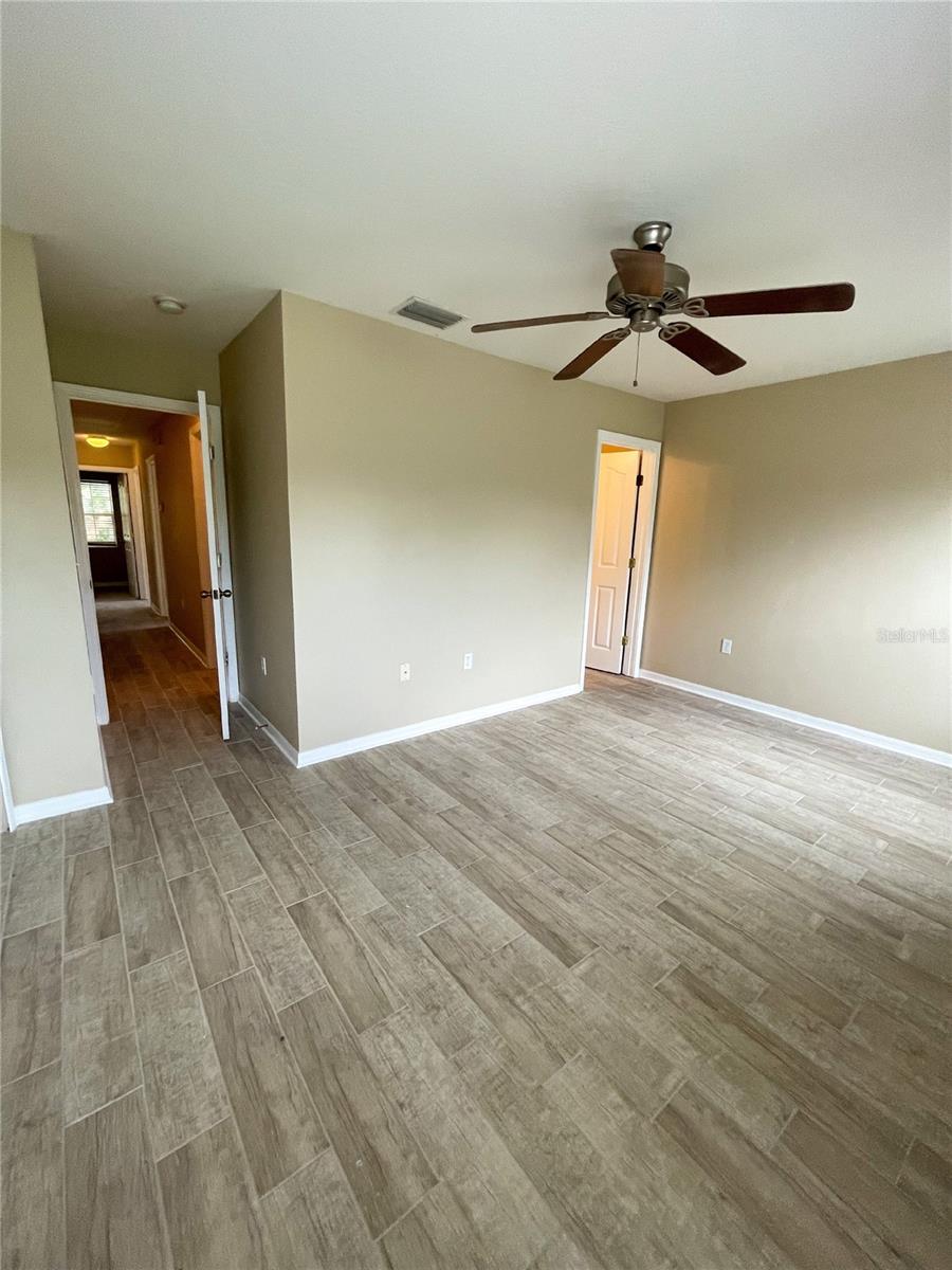 Image 9 of 22 For 10840 Johanna Avenue