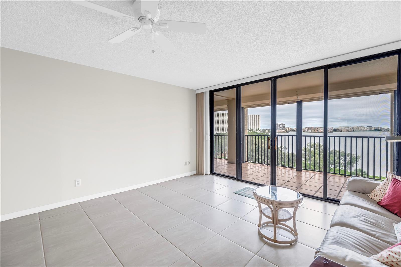 Image 17 of 76 For 7037 Sunset Drive S 601