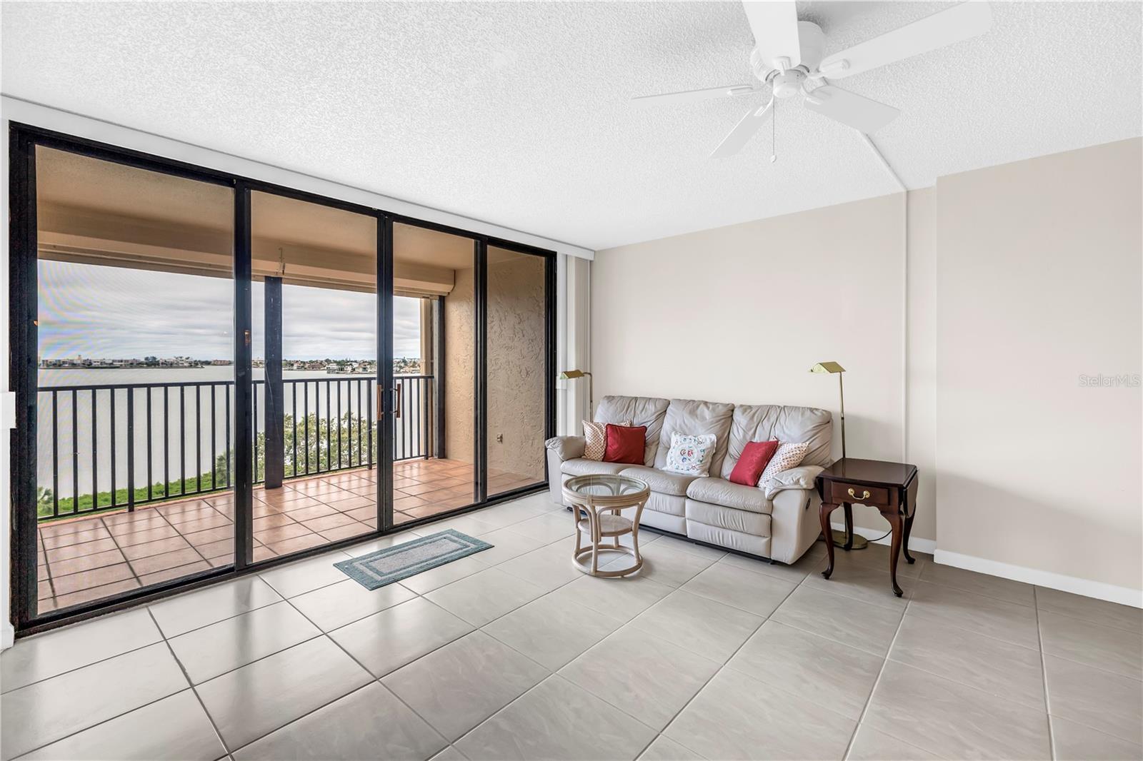 Image 18 of 76 For 7037 Sunset Drive S 601