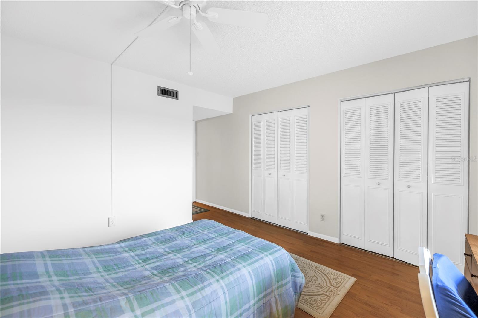 Image 21 of 76 For 7037 Sunset Drive S 601