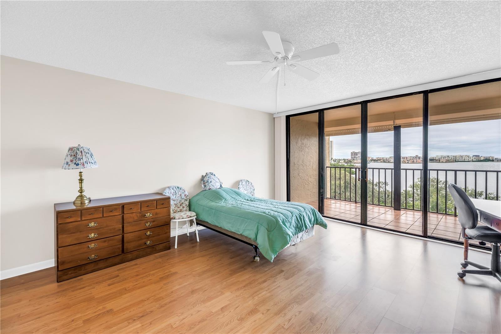 Image 26 of 76 For 7037 Sunset Drive S 601