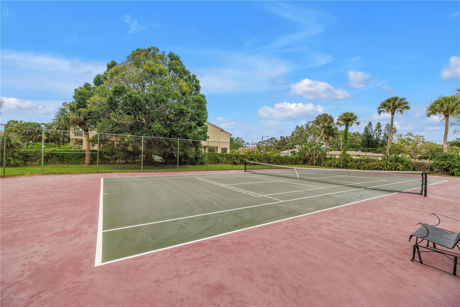 Image 43 of 76 For 7037 Sunset Drive S 601