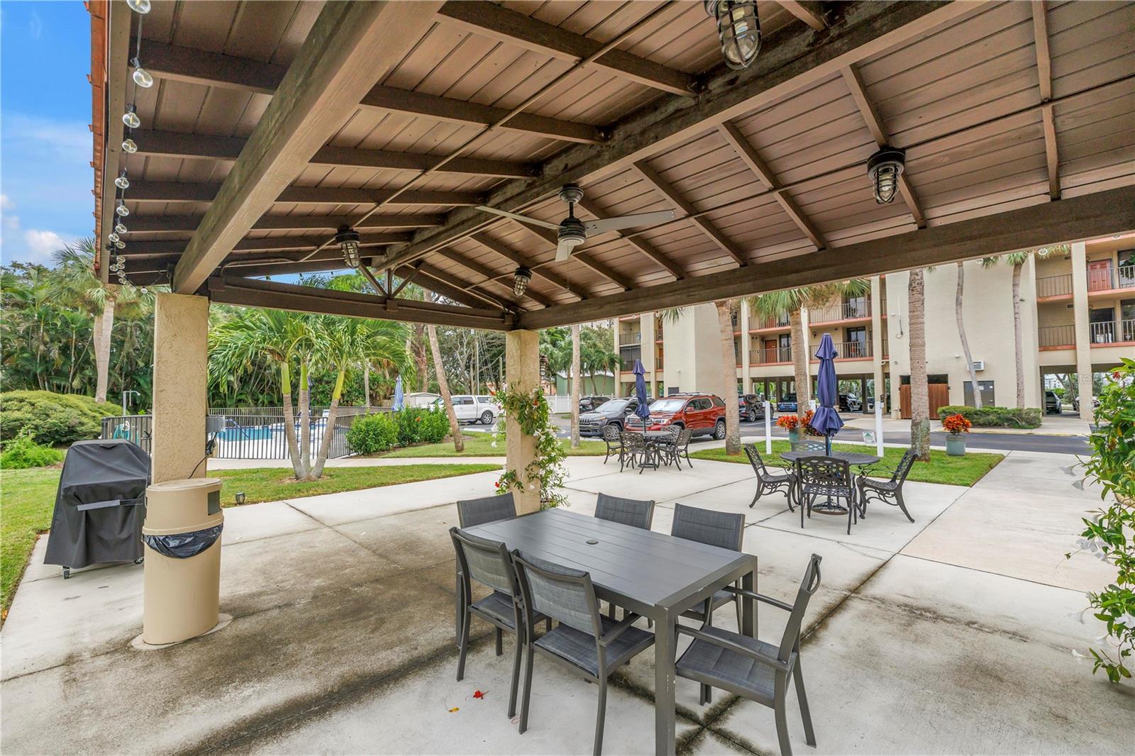 Image 46 of 76 For 7037 Sunset Drive S 601