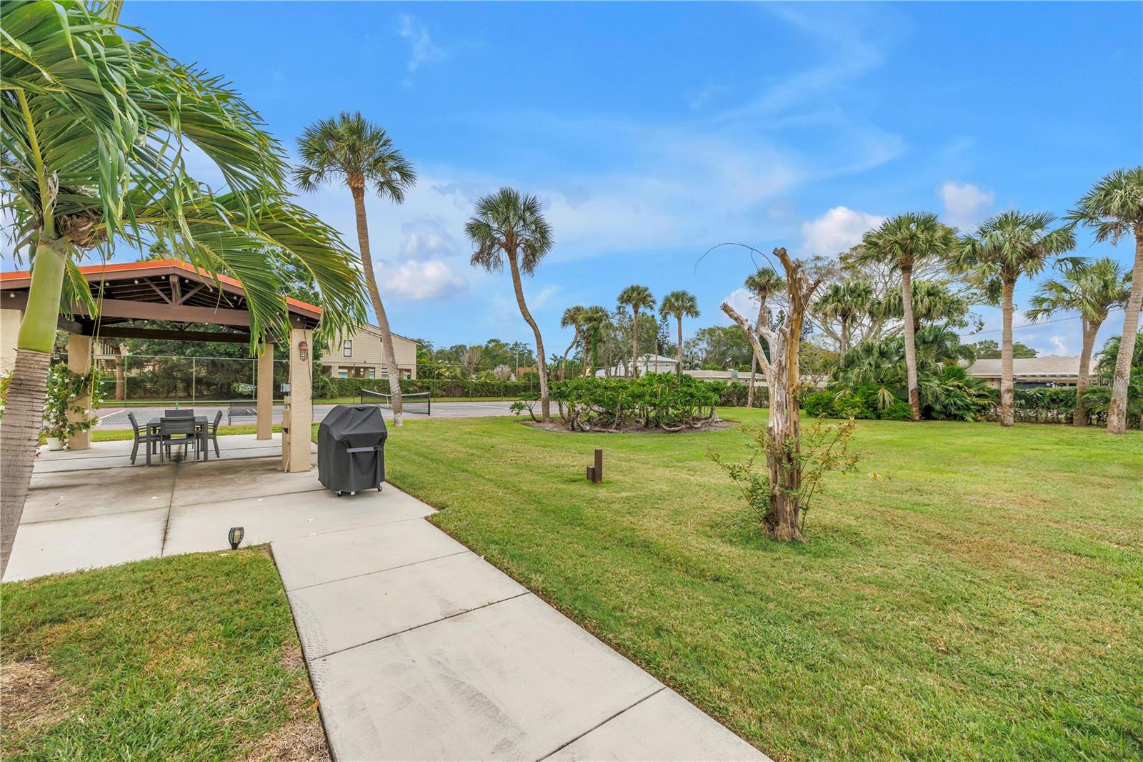 Image 48 of 76 For 7037 Sunset Drive S 601