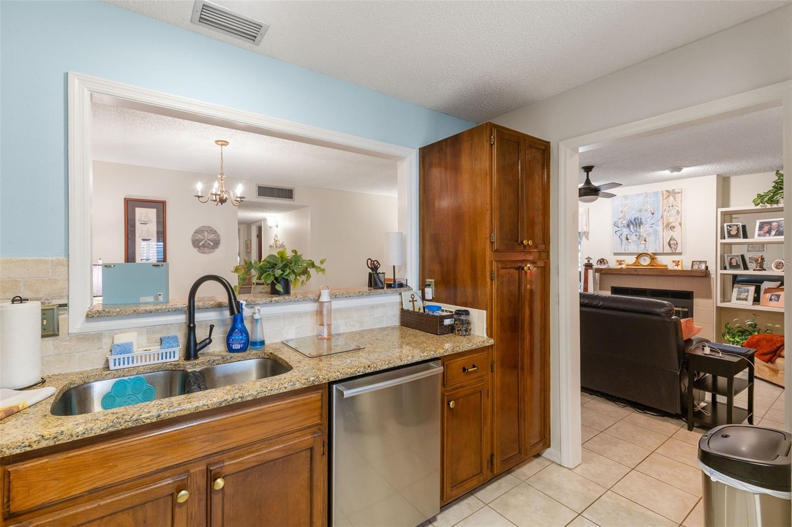Image 10 of 25 For 3122 Valley Oaks Drive