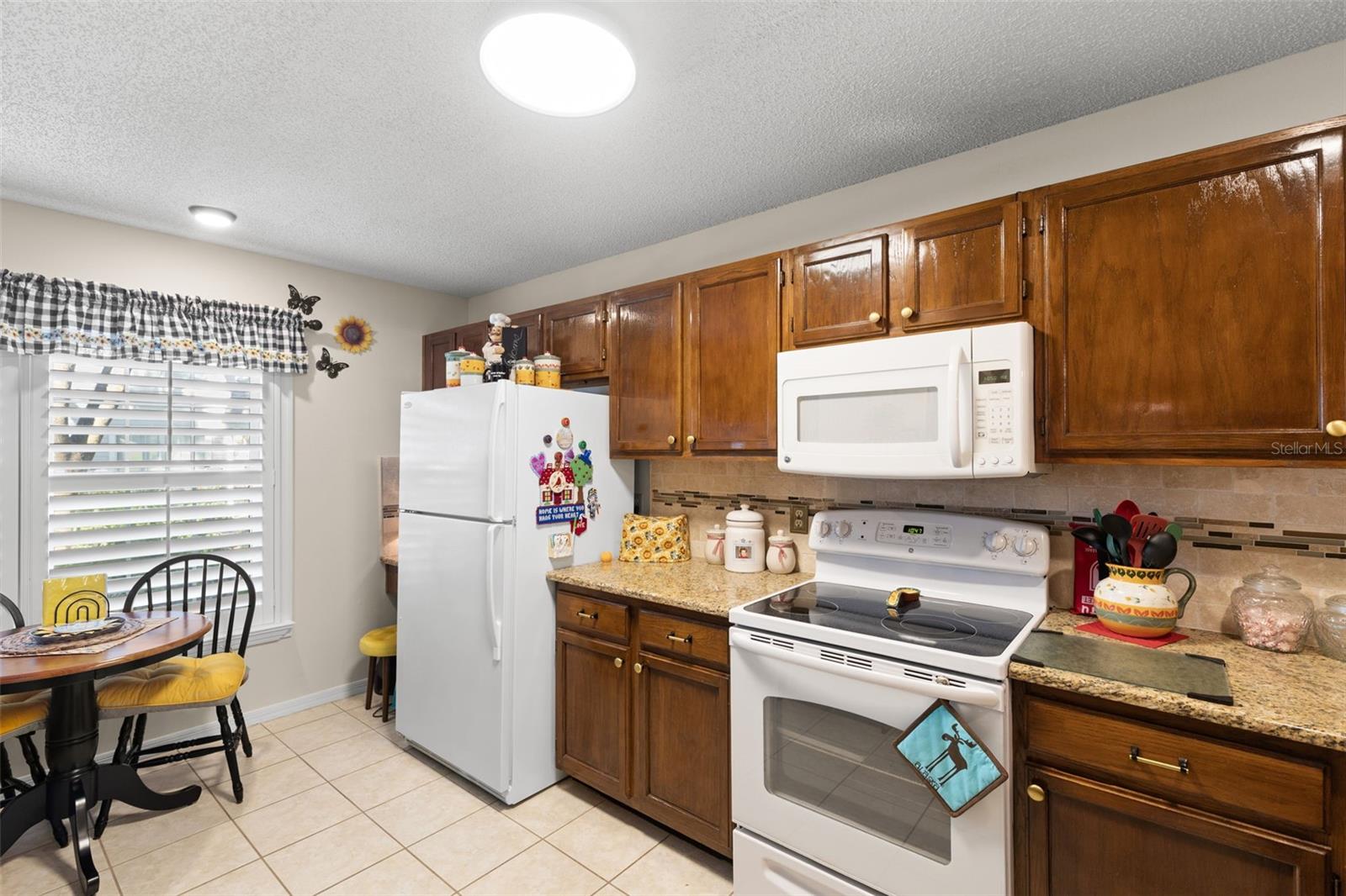 Image 11 of 25 For 3122 Valley Oaks Drive