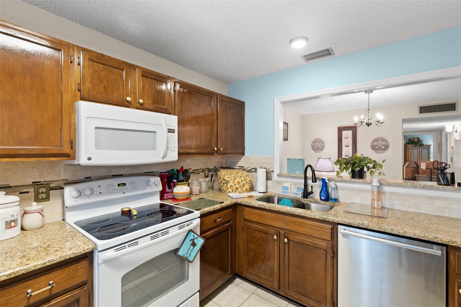 Image 12 of 25 For 3122 Valley Oaks Drive