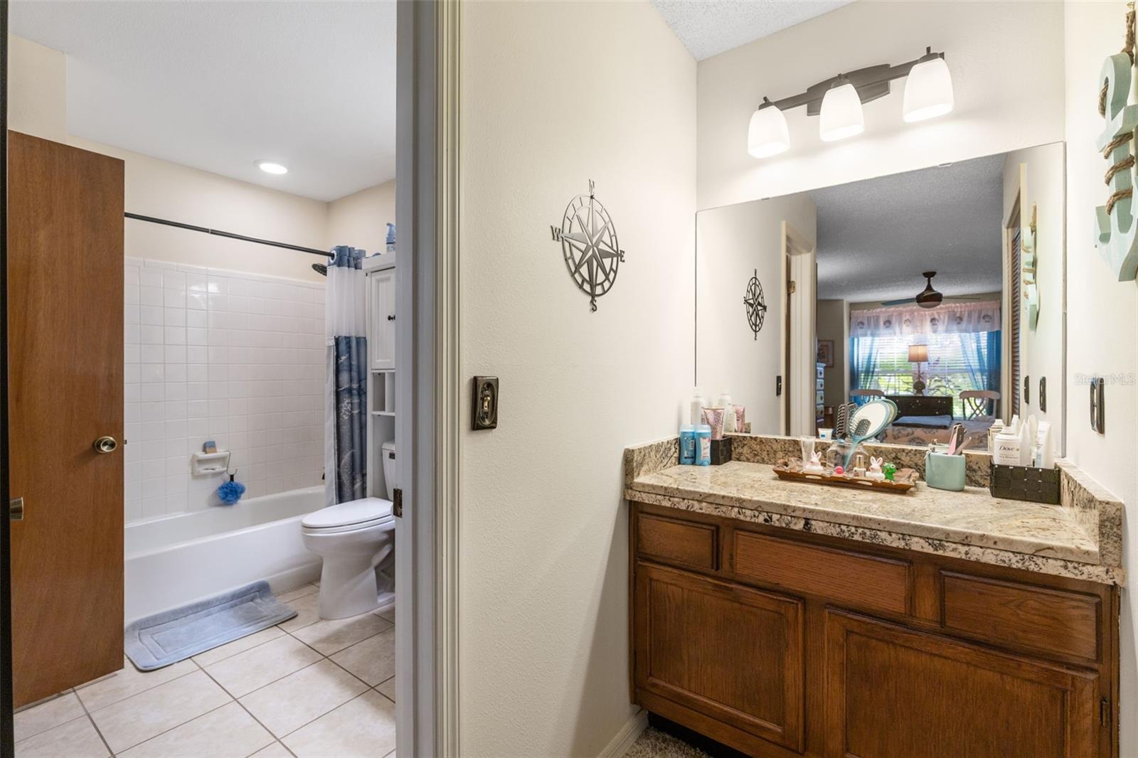 Image 17 of 25 For 3122 Valley Oaks Drive