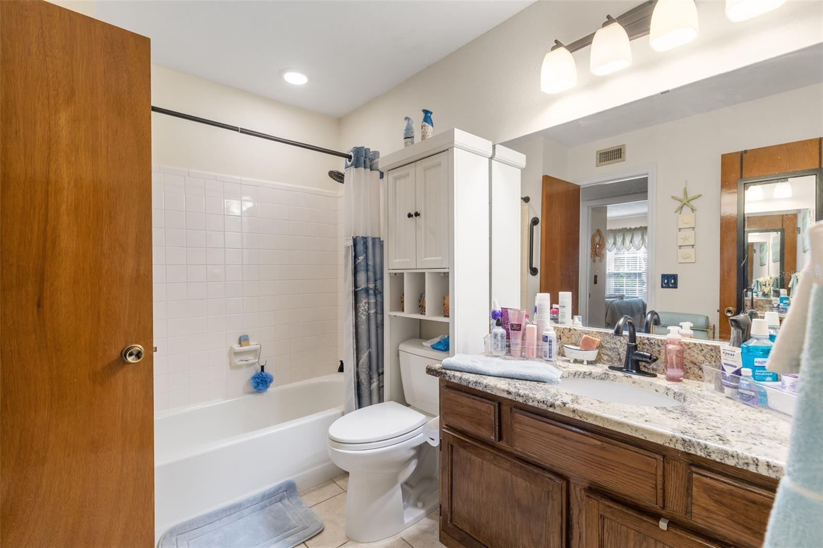 Image 18 of 25 For 3122 Valley Oaks Drive