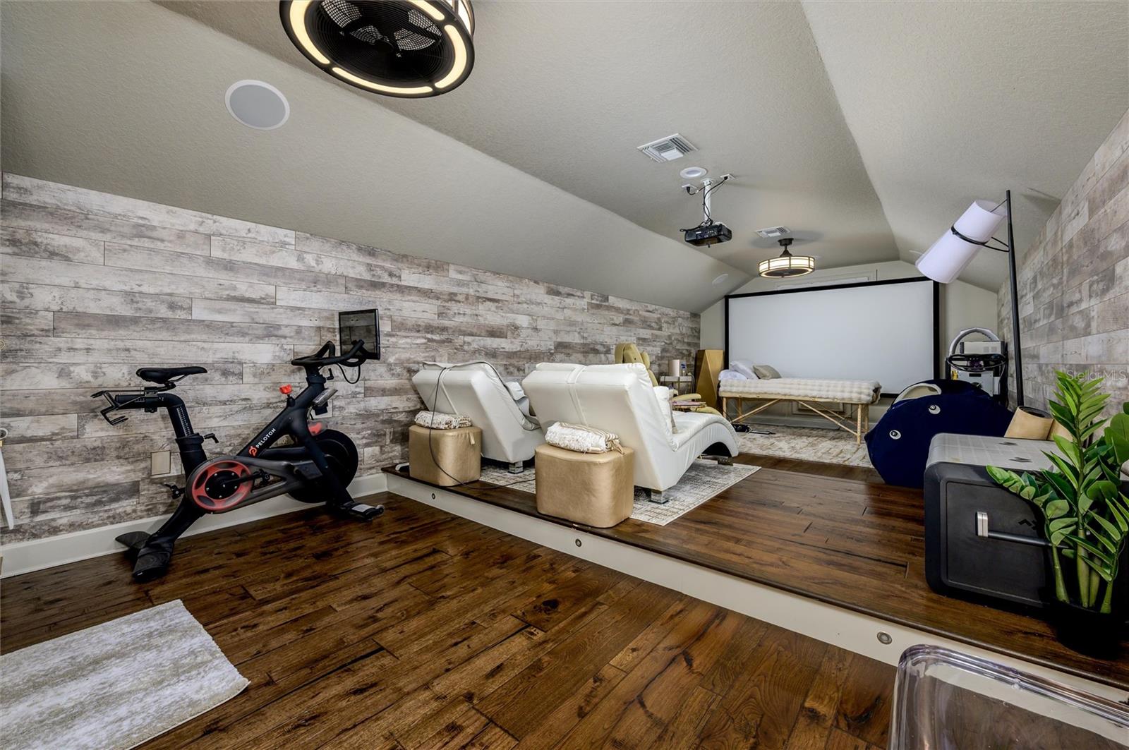 Image 38 of 62 For 16328 Emerald Cove Drive