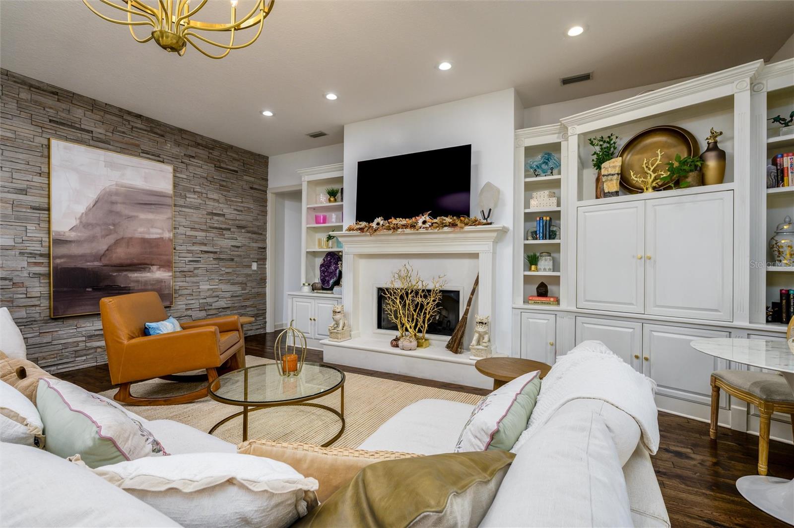 Image 8 of 62 For 16328 Emerald Cove Drive