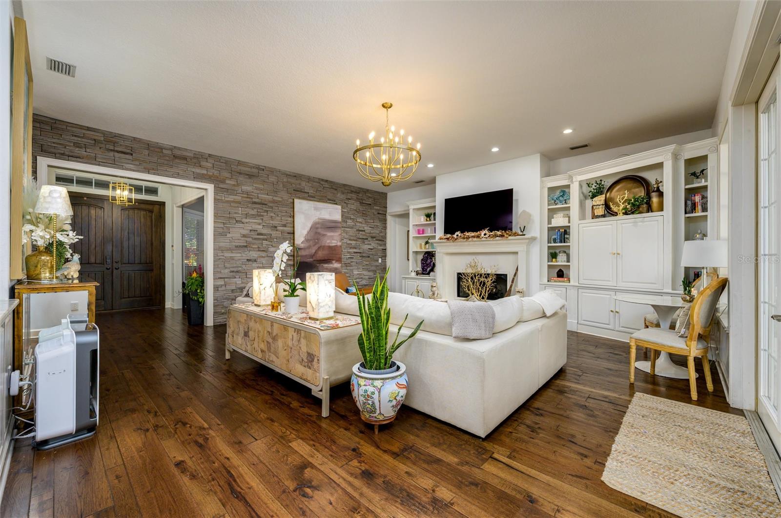 Image 9 of 62 For 16328 Emerald Cove Drive