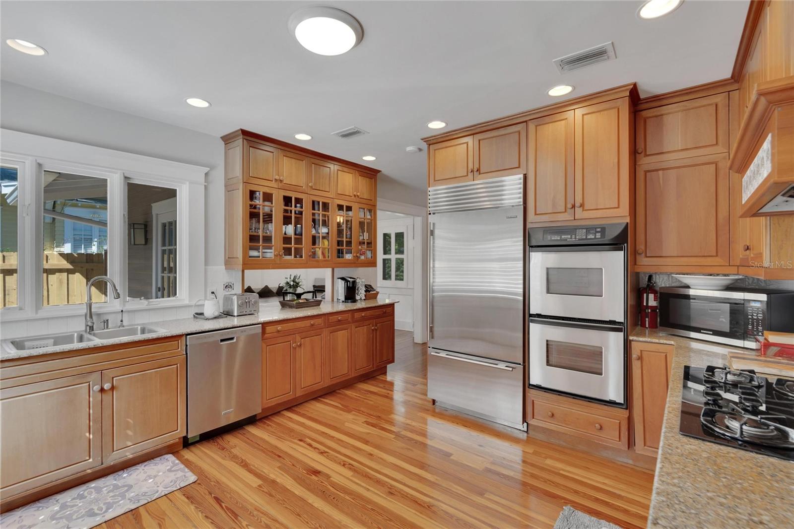 Image 14 of 65 For 3006 Harbor View Avenue