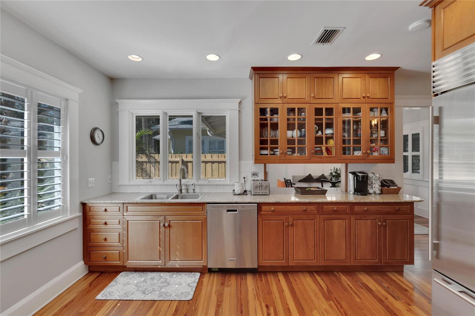 Image 15 of 65 For 3006 Harbor View Avenue