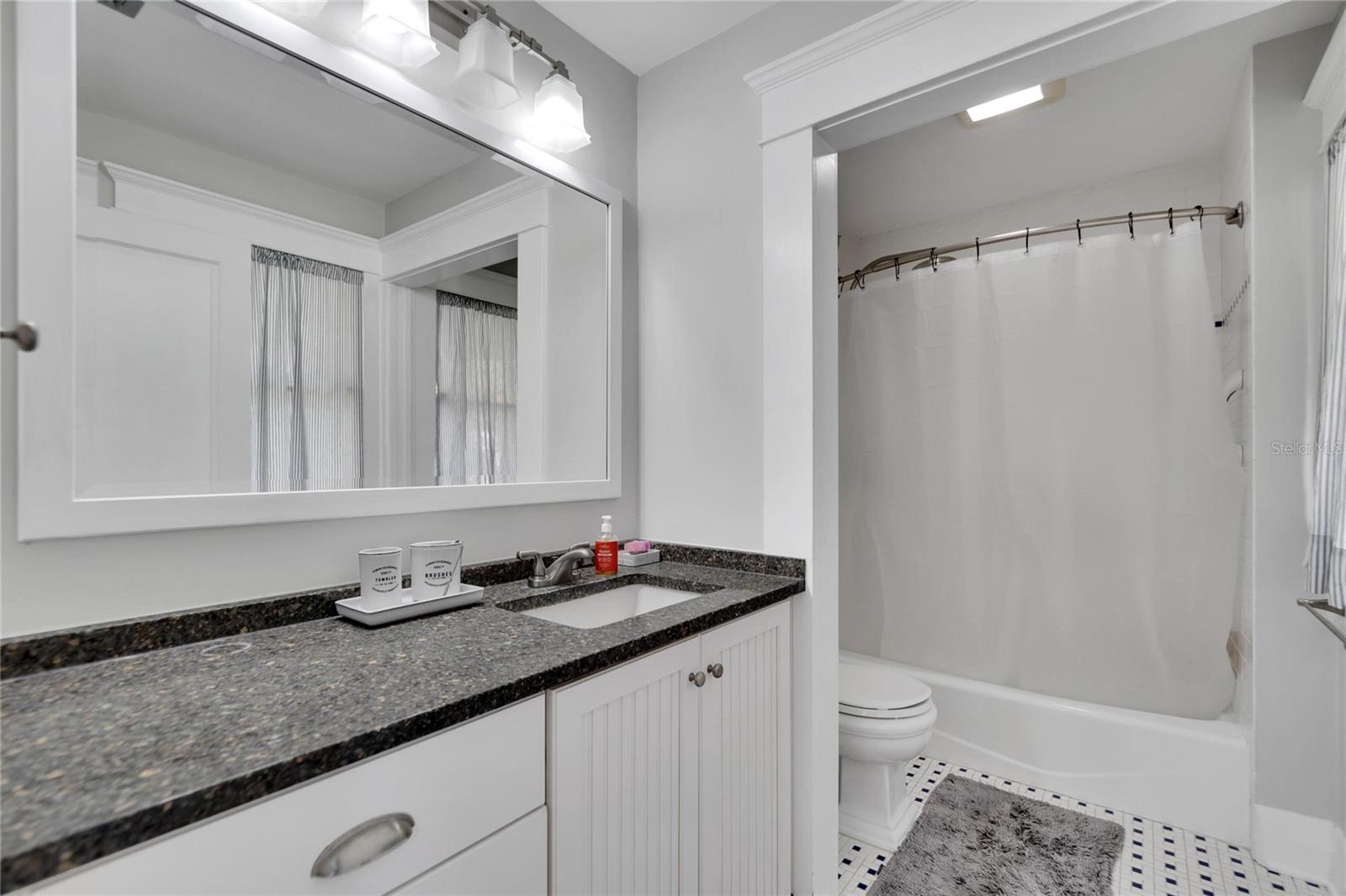 Image 28 of 65 For 3006 Harbor View Avenue