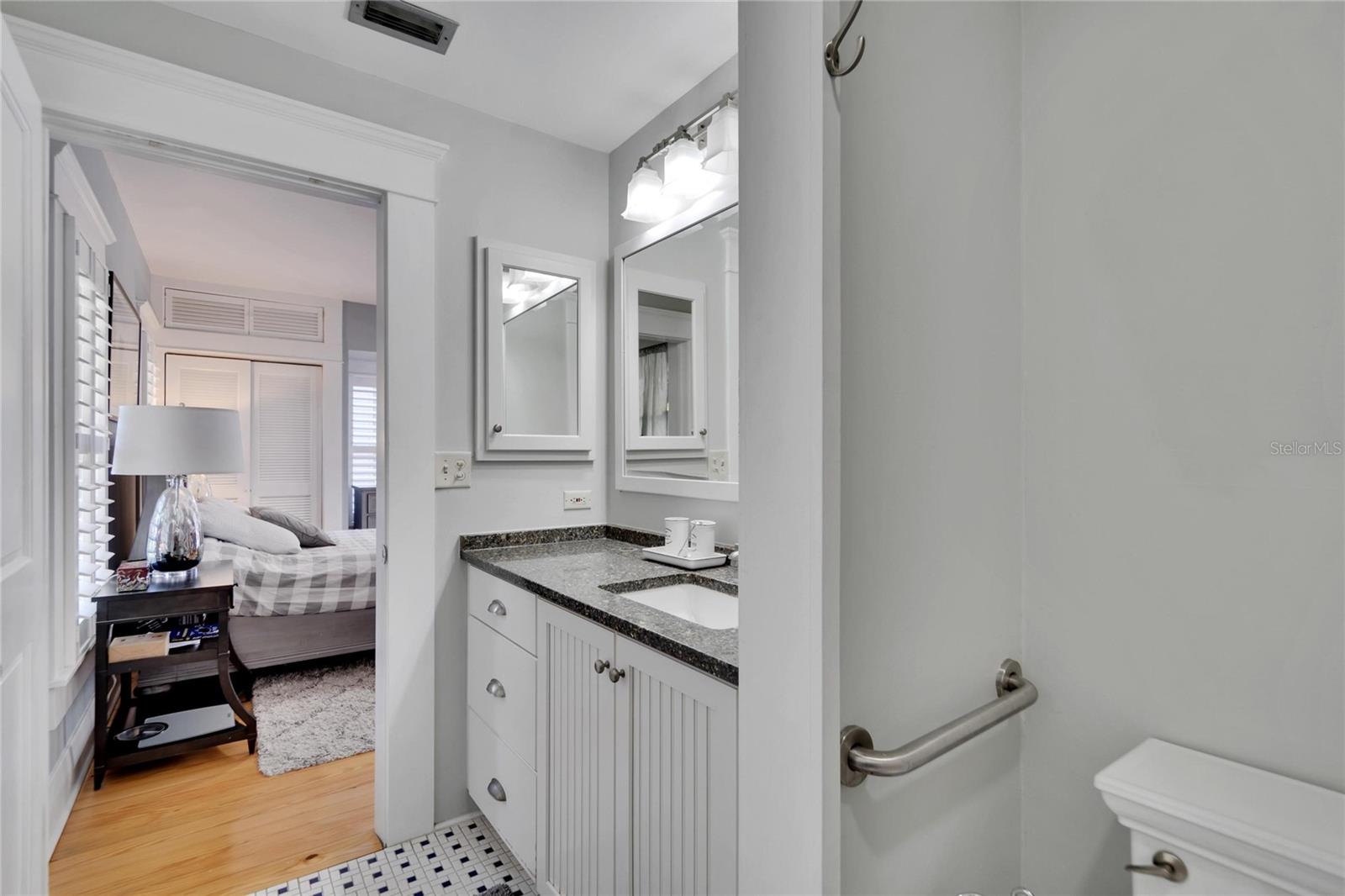 Image 29 of 65 For 3006 Harbor View Avenue