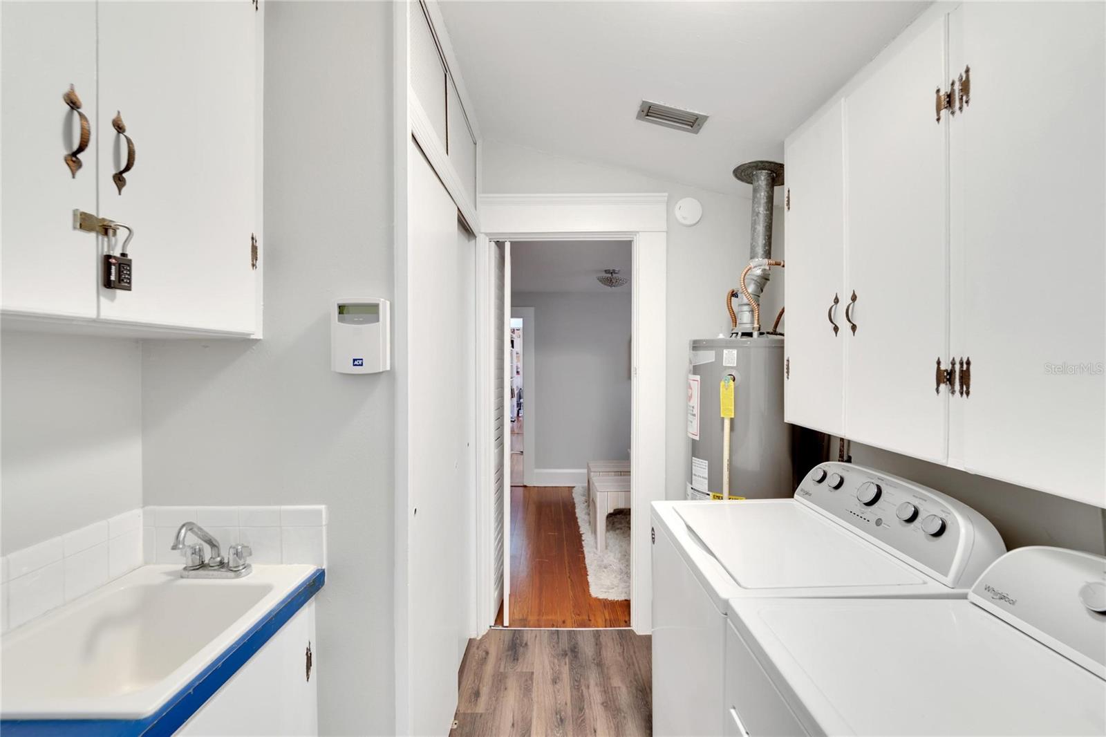 Image 30 of 65 For 3006 Harbor View Avenue