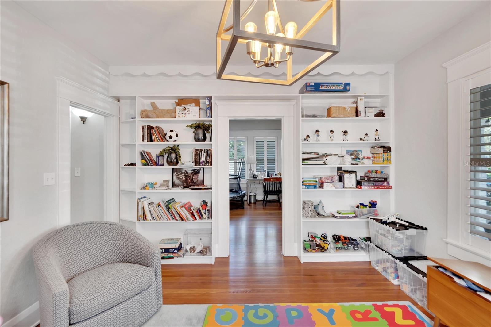 Image 37 of 65 For 3006 Harbor View Avenue