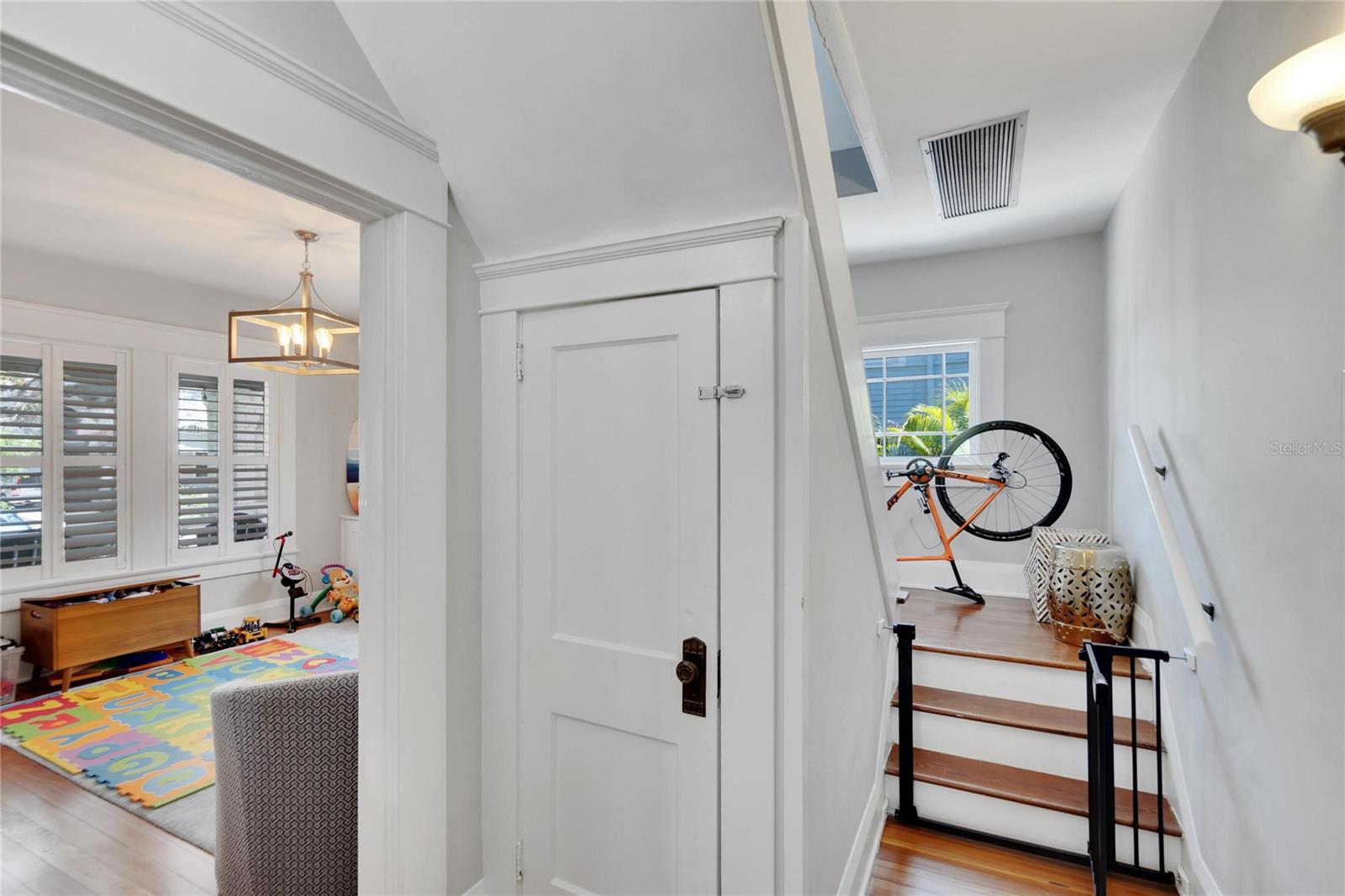 Image 38 of 65 For 3006 Harbor View Avenue