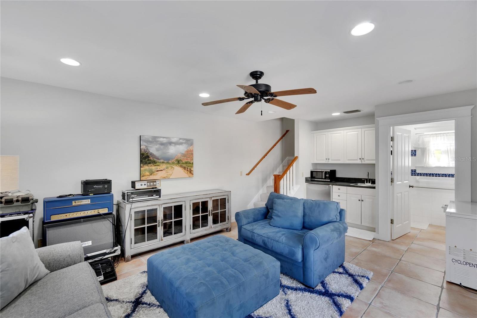 Image 46 of 65 For 3006 Harbor View Avenue