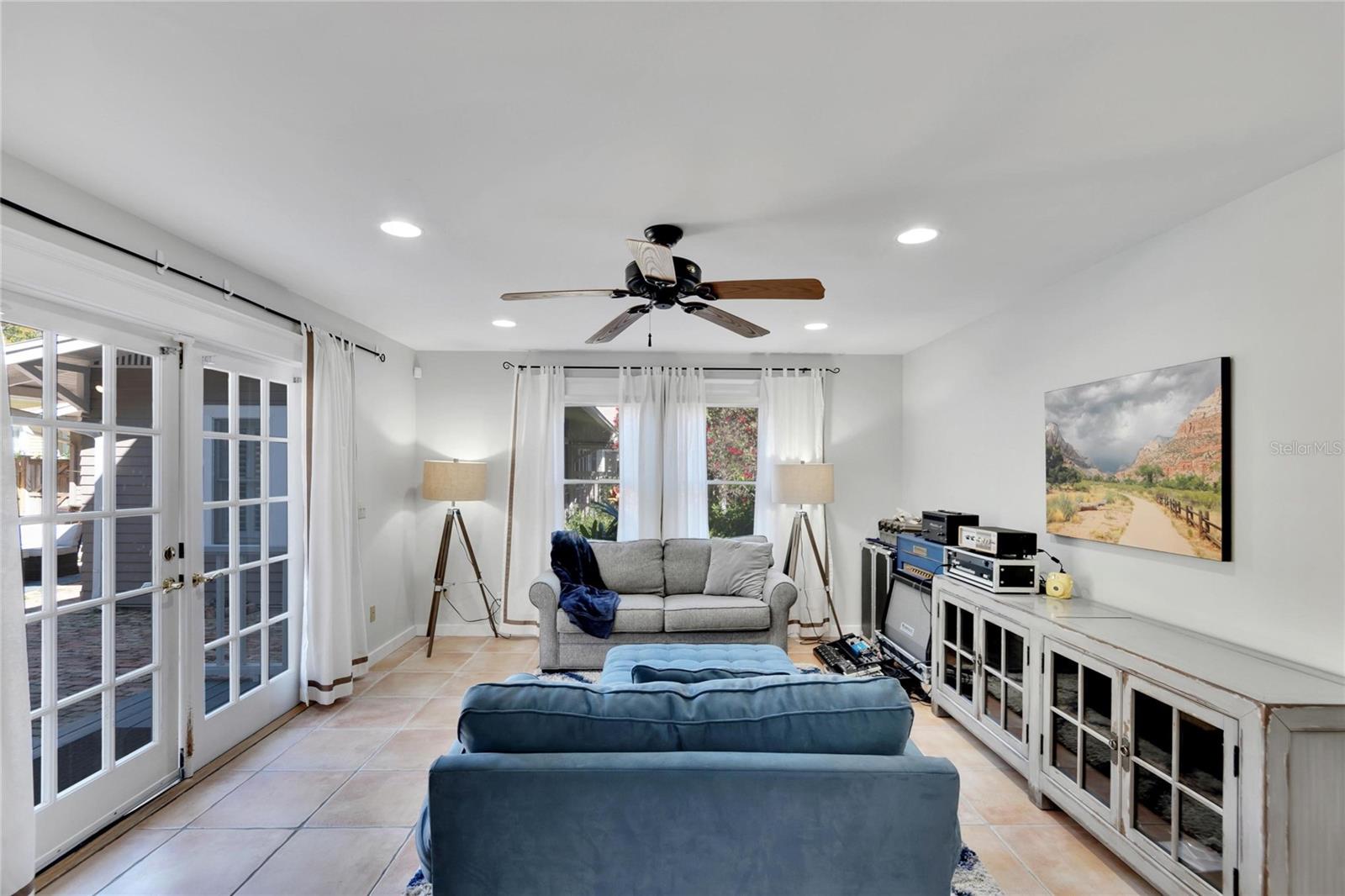 Image 49 of 65 For 3006 Harbor View Avenue