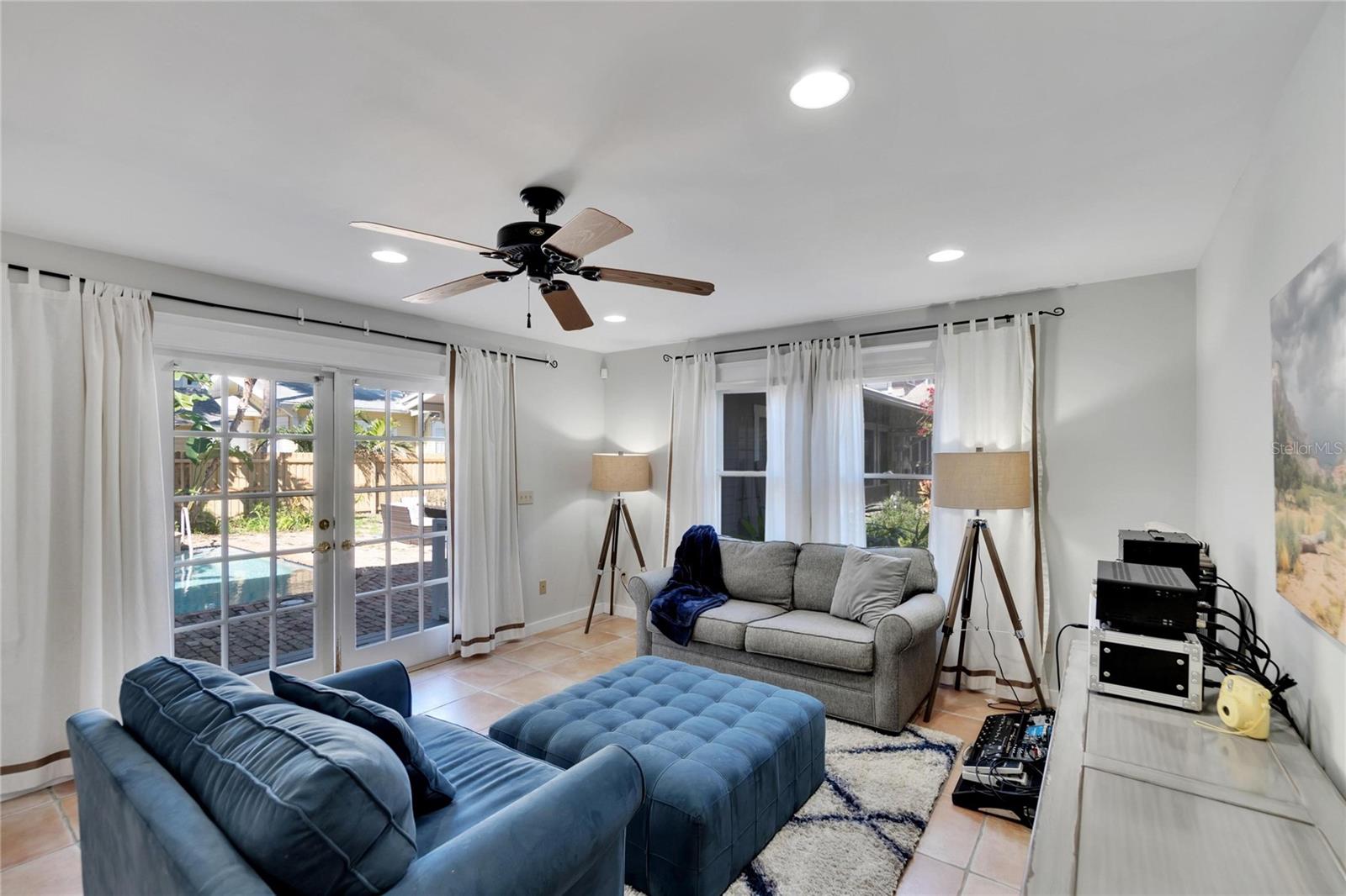 Image 50 of 65 For 3006 Harbor View Avenue