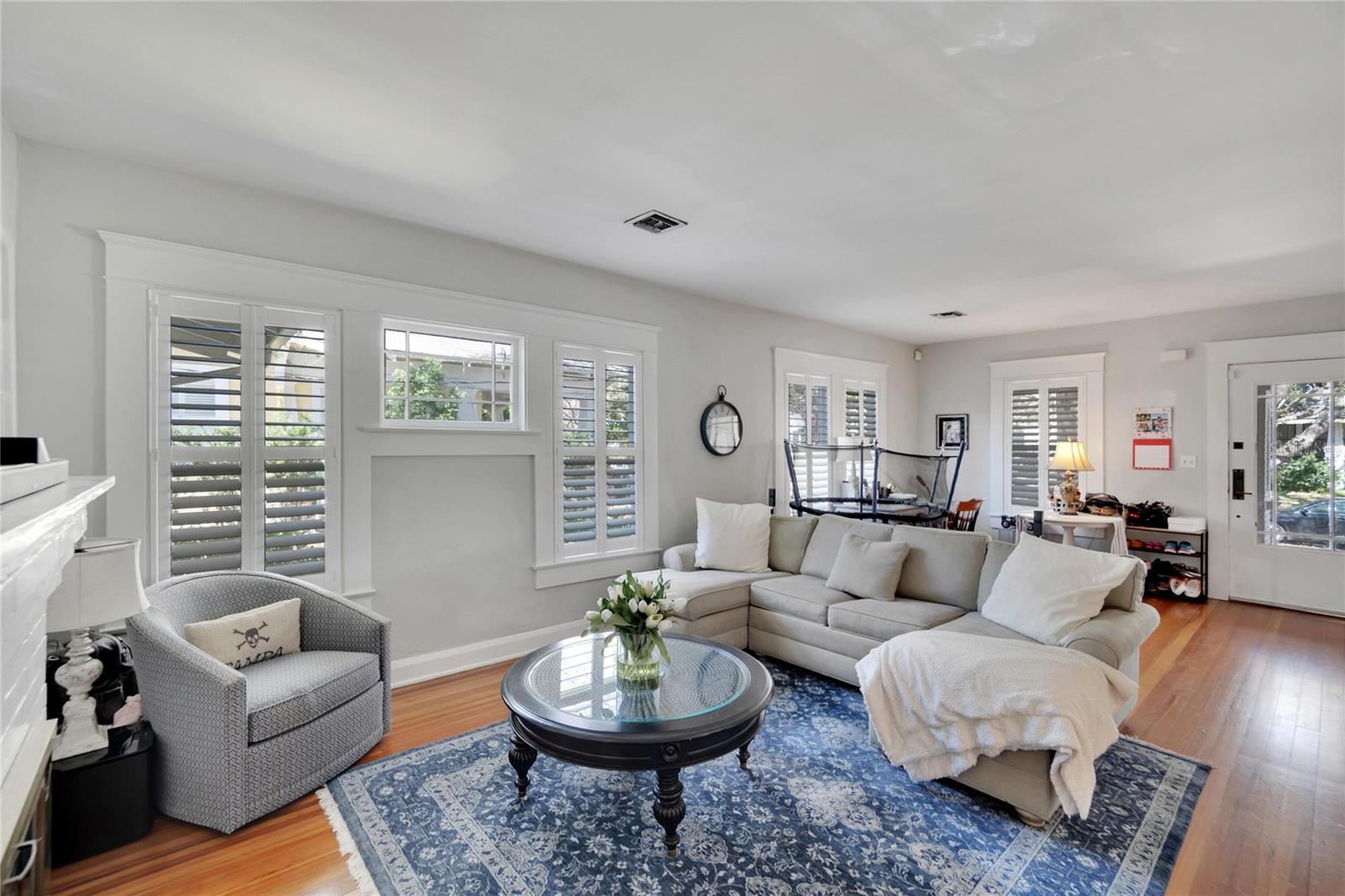 Image 9 of 65 For 3006 Harbor View Avenue