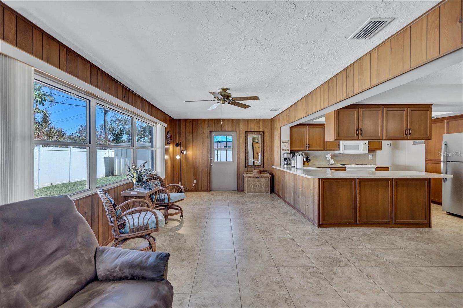 Image 21 of 38 For 6721 13th Avenue N