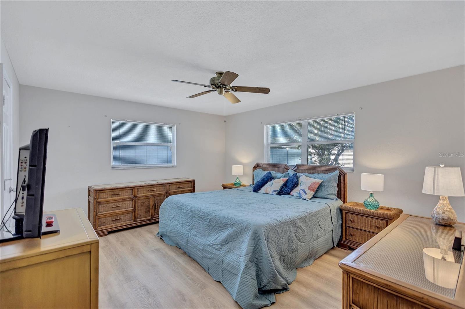 Image 26 of 38 For 6721 13th Avenue N