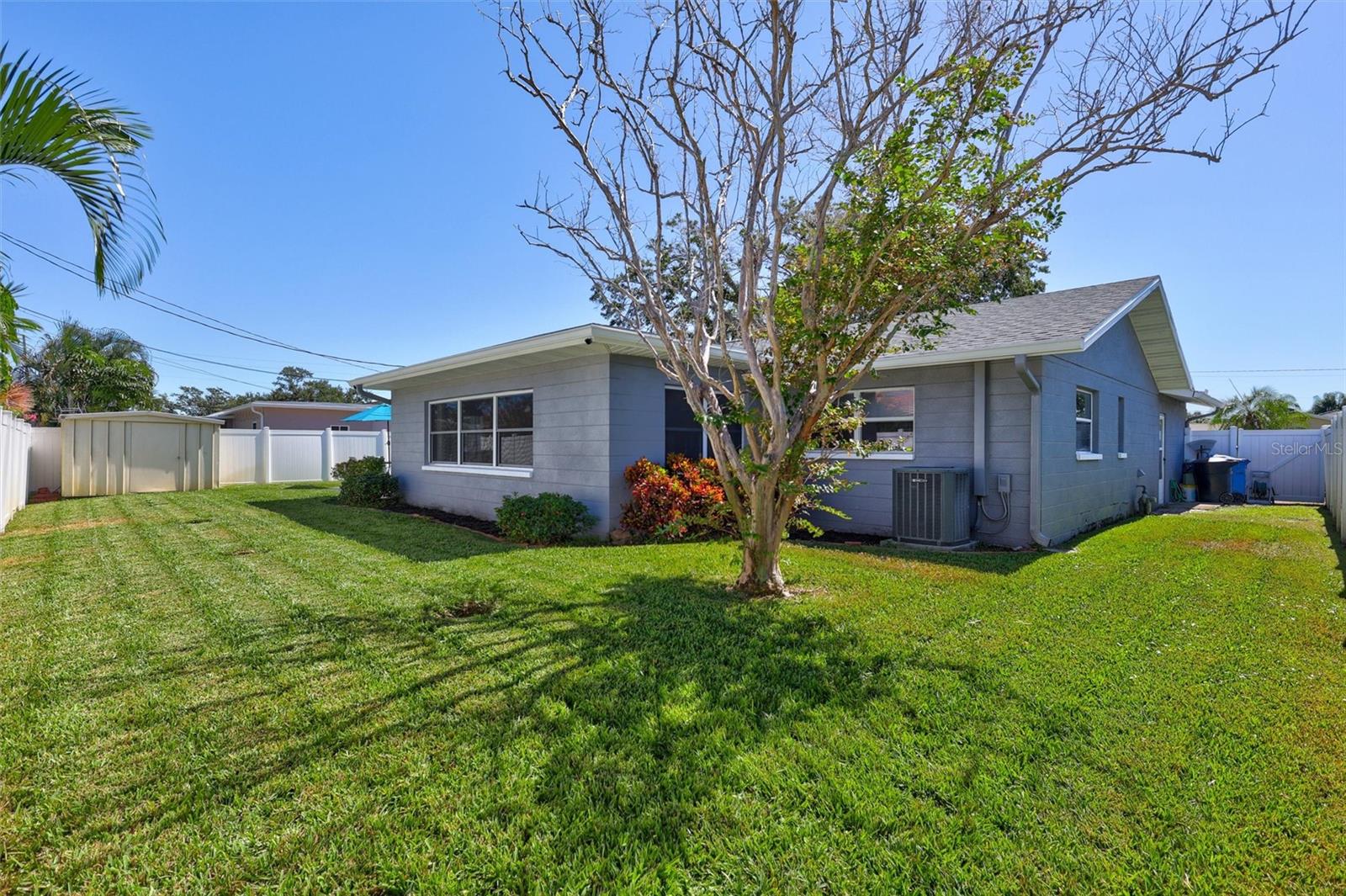 Image 33 of 38 For 6721 13th Avenue N