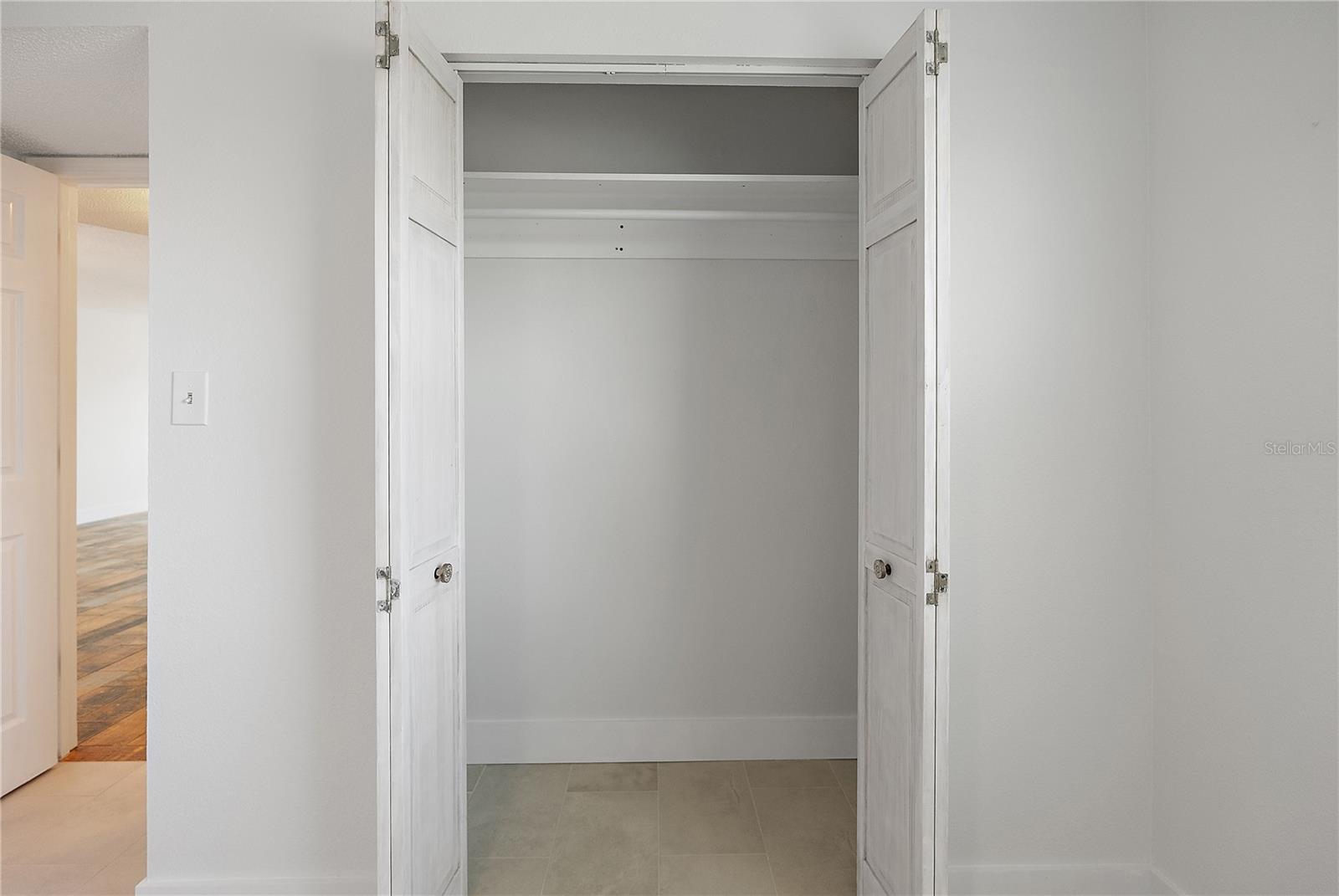 Image 17 of 39 For 719 Pinellas Bayway S 311