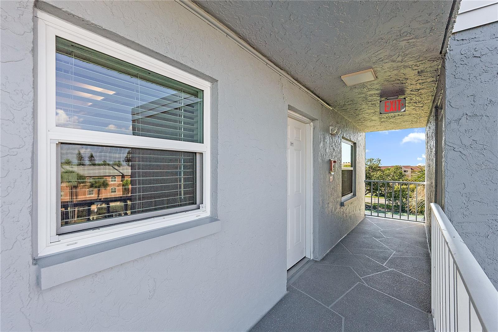 Image 21 of 39 For 719 Pinellas Bayway S 311