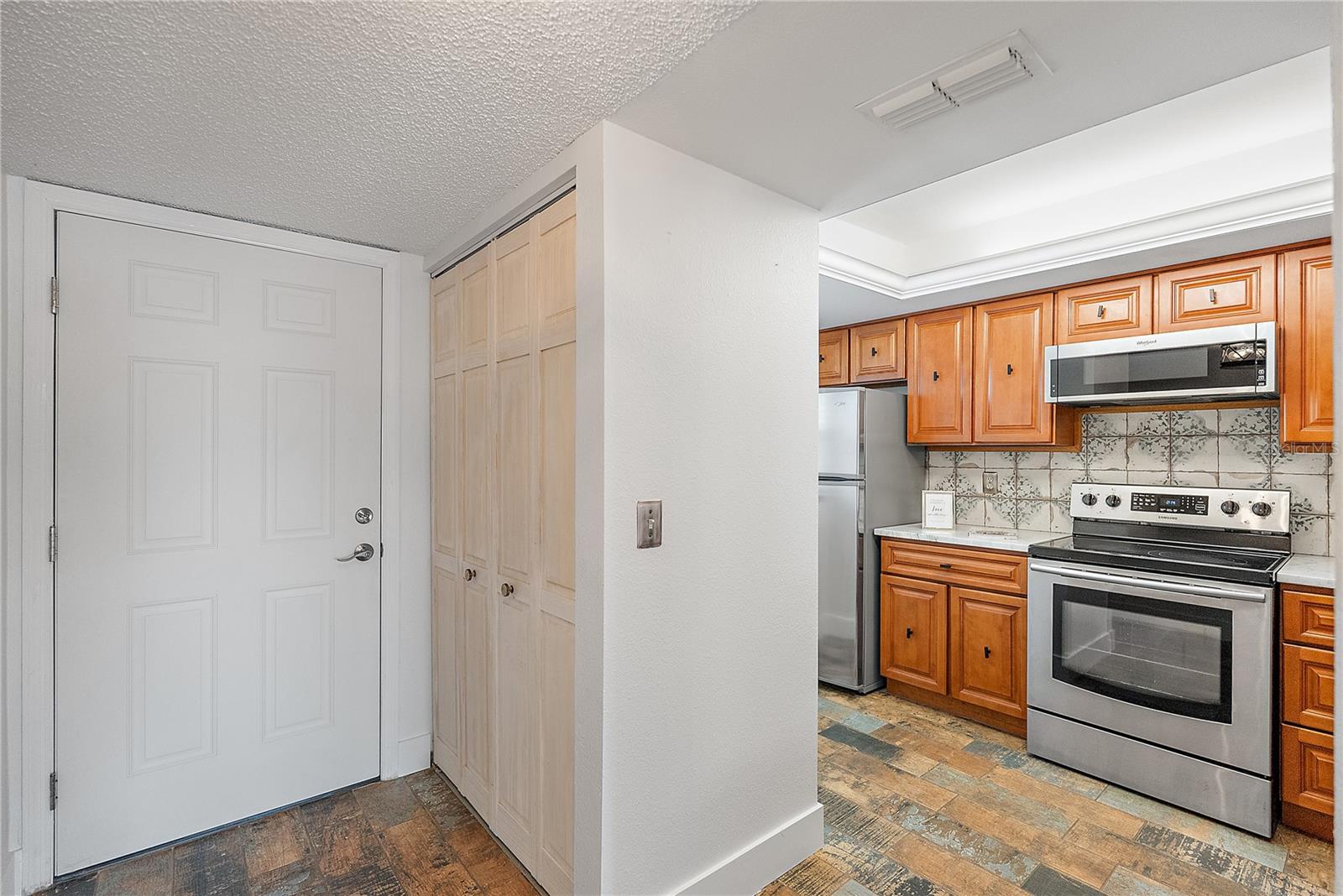 Image 3 of 39 For 719 Pinellas Bayway S 311