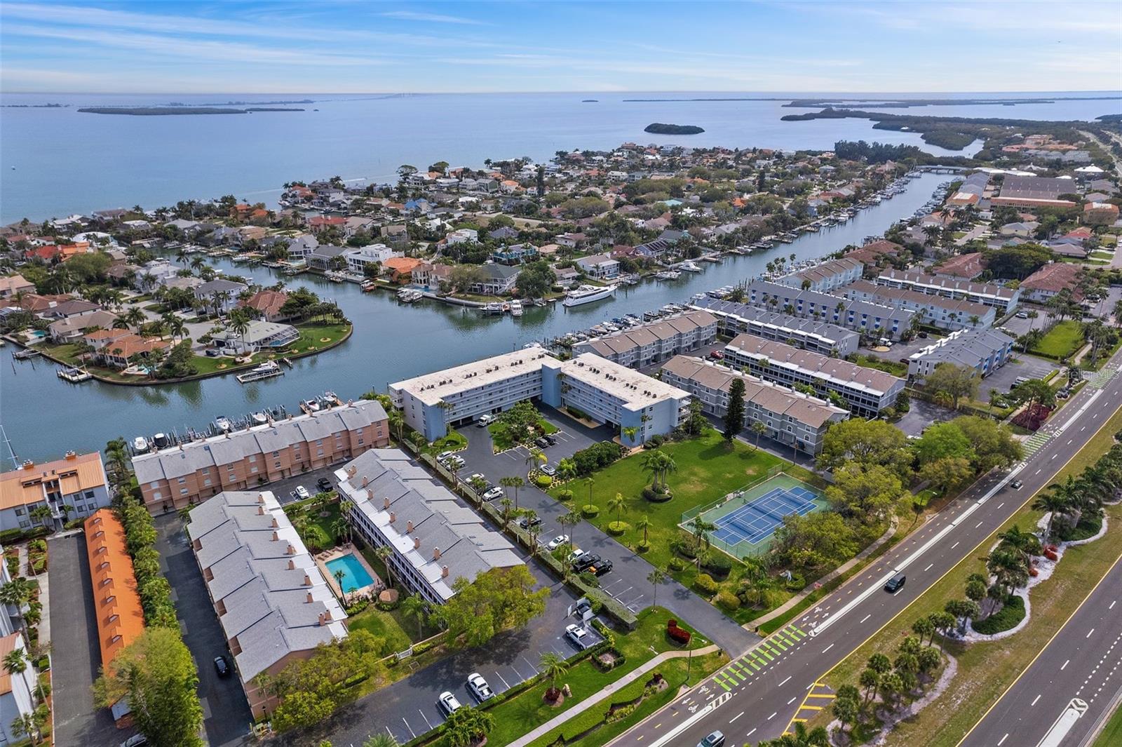 Image 33 of 39 For 719 Pinellas Bayway S 311