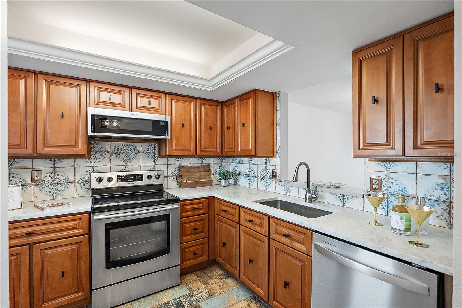 Image 6 of 39 For 719 Pinellas Bayway S 311