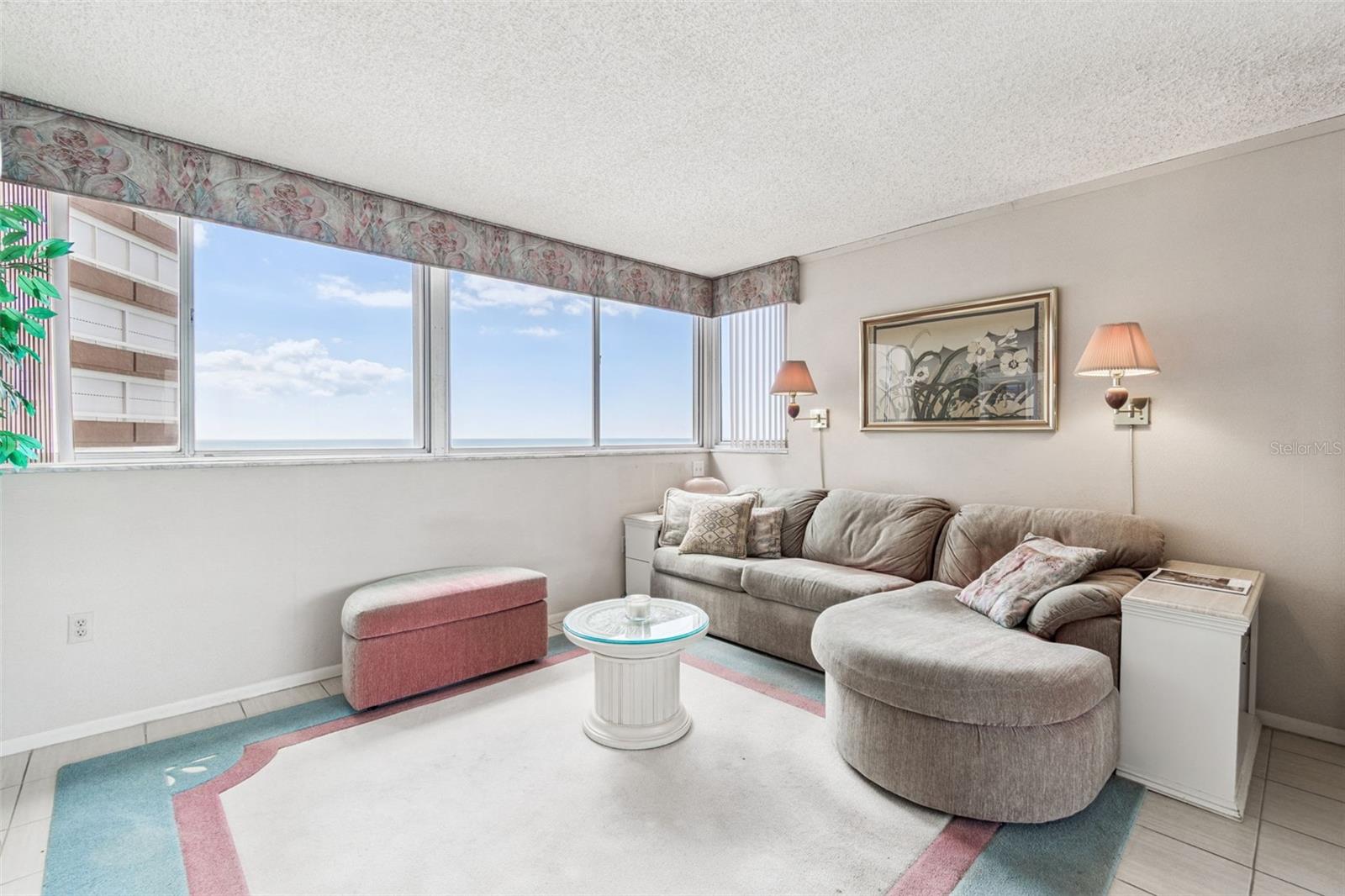 Image 19 of 72 For 17920 Gulf Boulevard 903