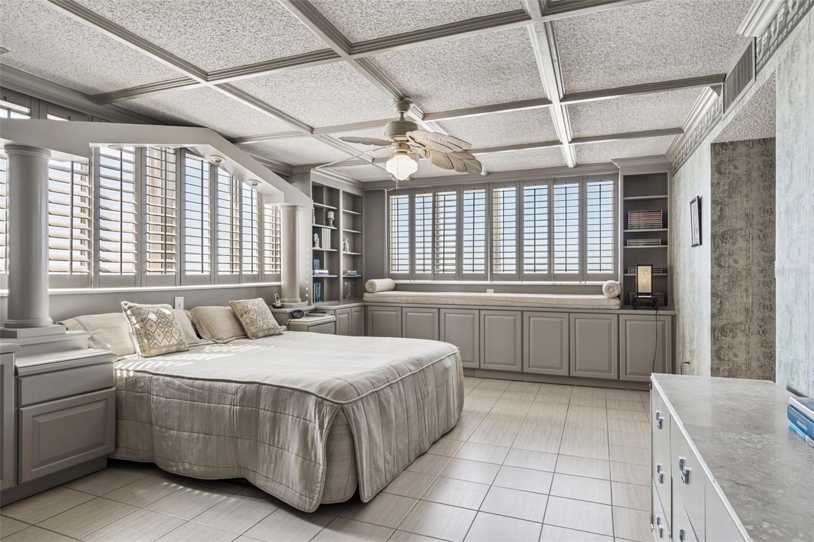 Image 23 of 72 For 17920 Gulf Boulevard 903